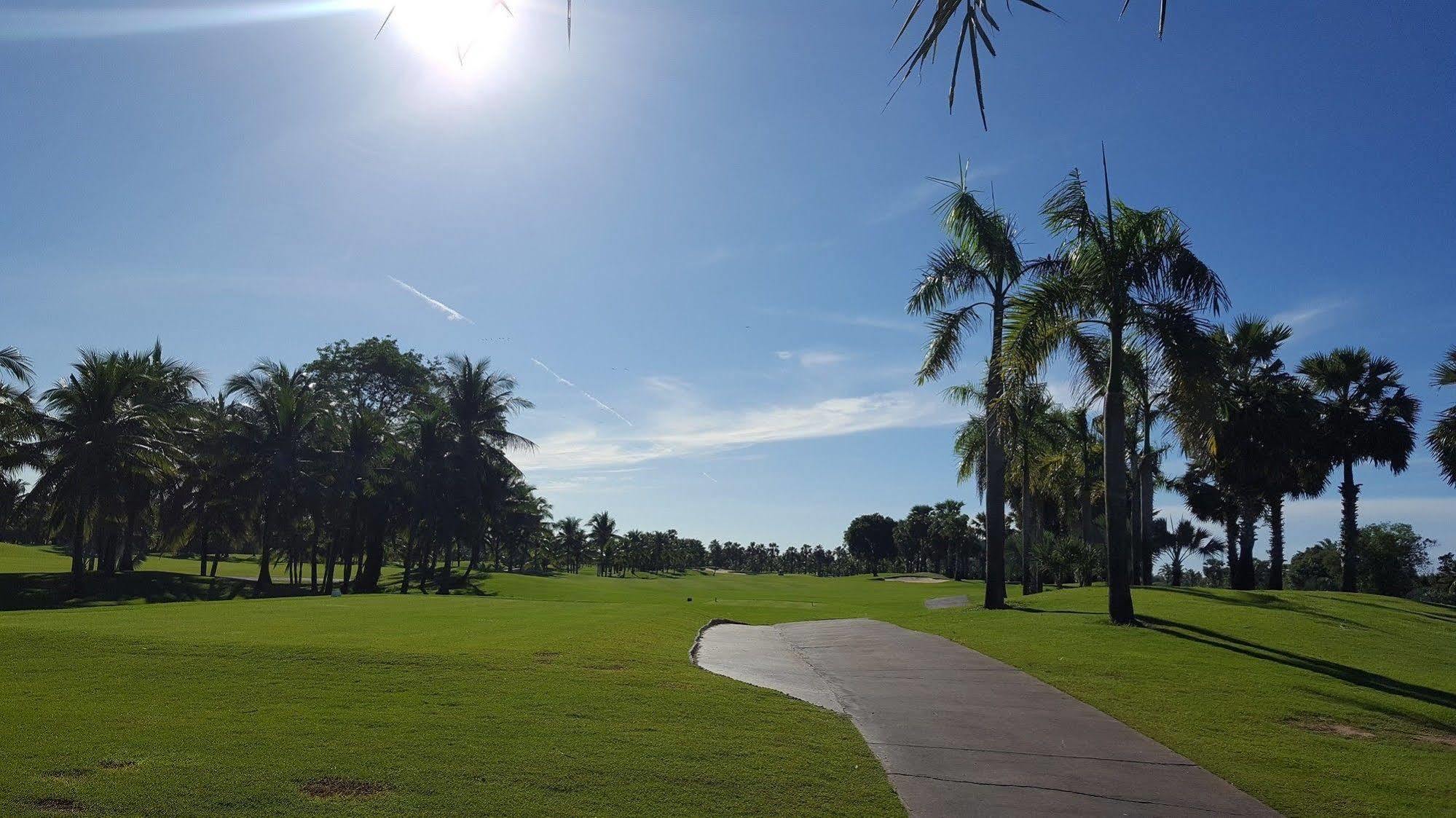 Suwan Golf & Country Club Nakhon Pathom Exterior foto