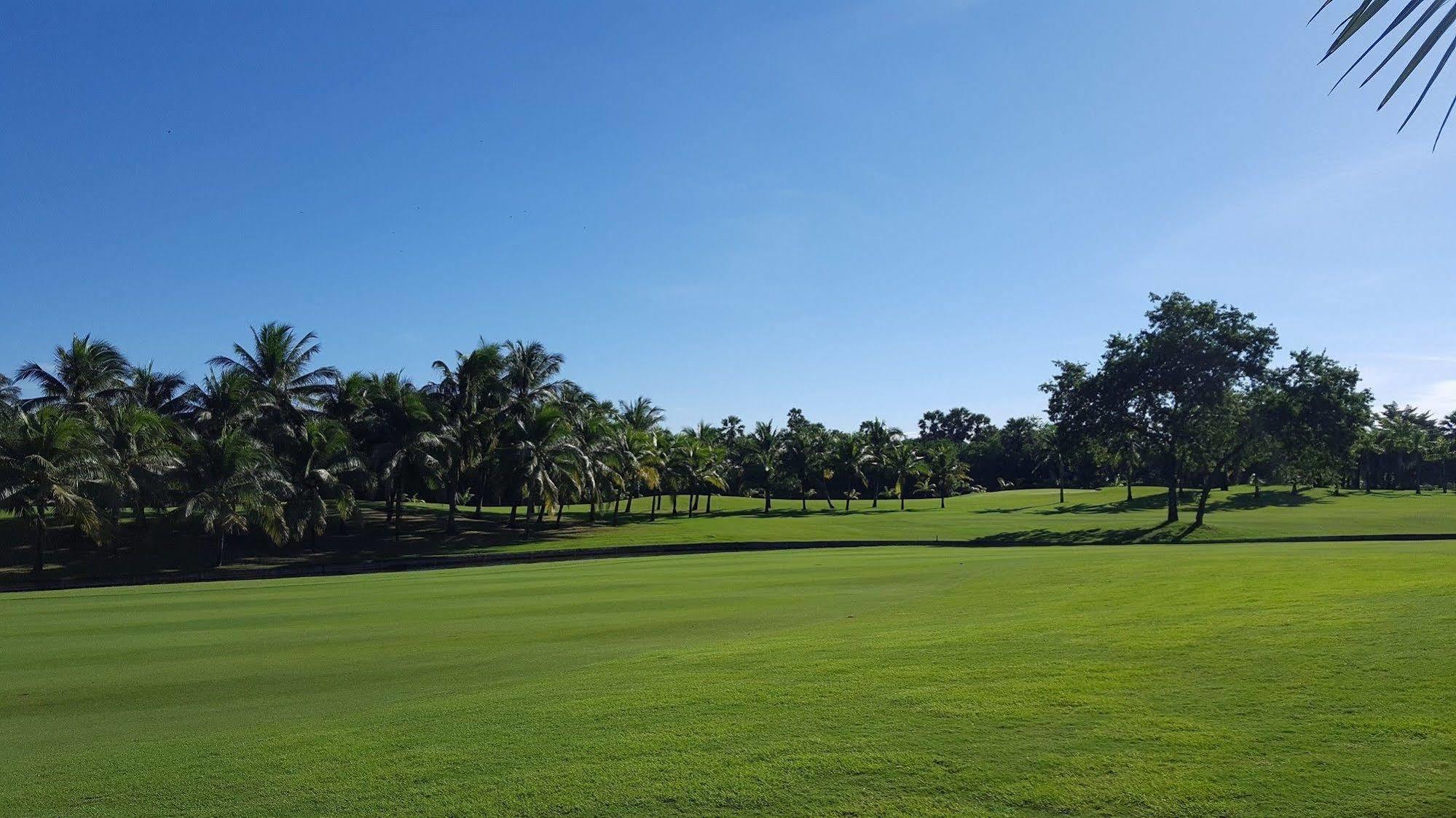 Suwan Golf & Country Club Nakhon Pathom Exterior foto