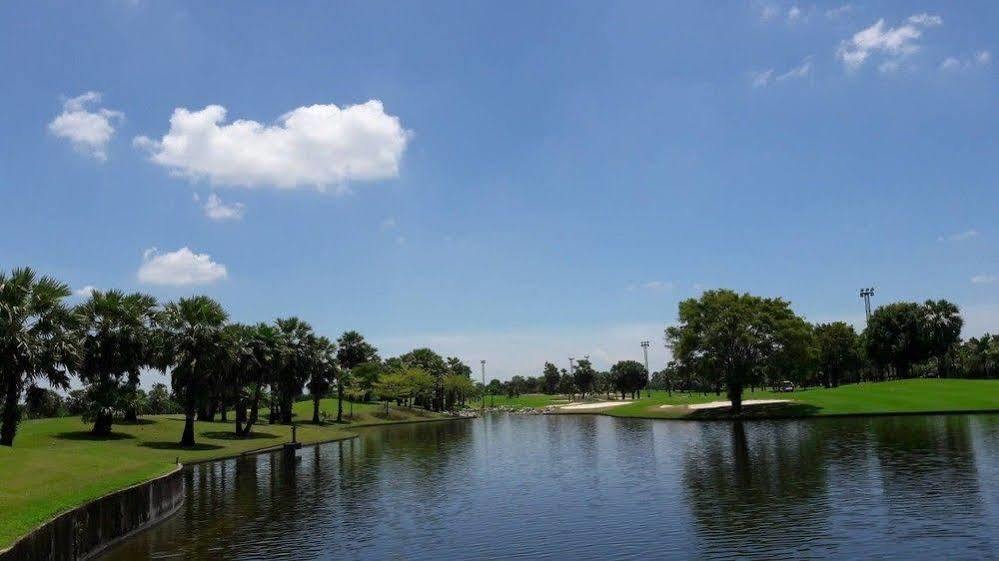 Suwan Golf & Country Club Nakhon Pathom Exterior foto
